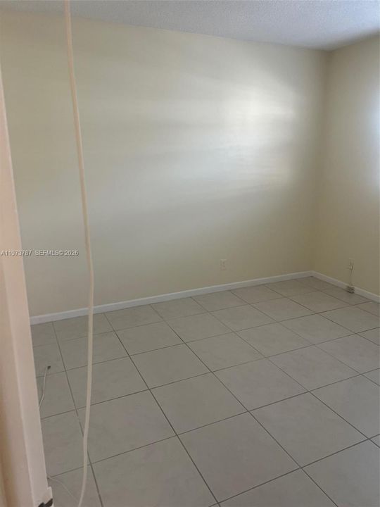 Activo con contrato: $140,000 (2 camas, 2 baños, 944 Pies cuadrados)