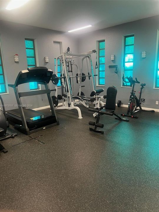 Activo con contrato: $140,000 (2 camas, 2 baños, 944 Pies cuadrados)