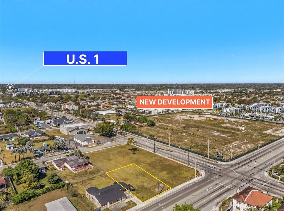 На продажу: $249,900 (0.23 acres)