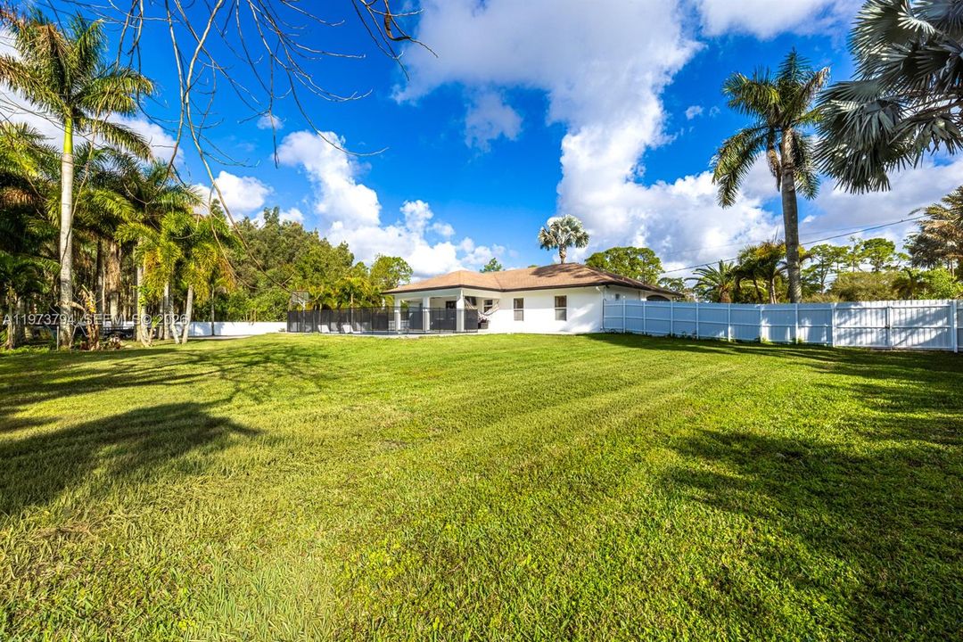 En Venta: $715,000 (3 camas, 2 baños, 1479 Pies cuadrados)