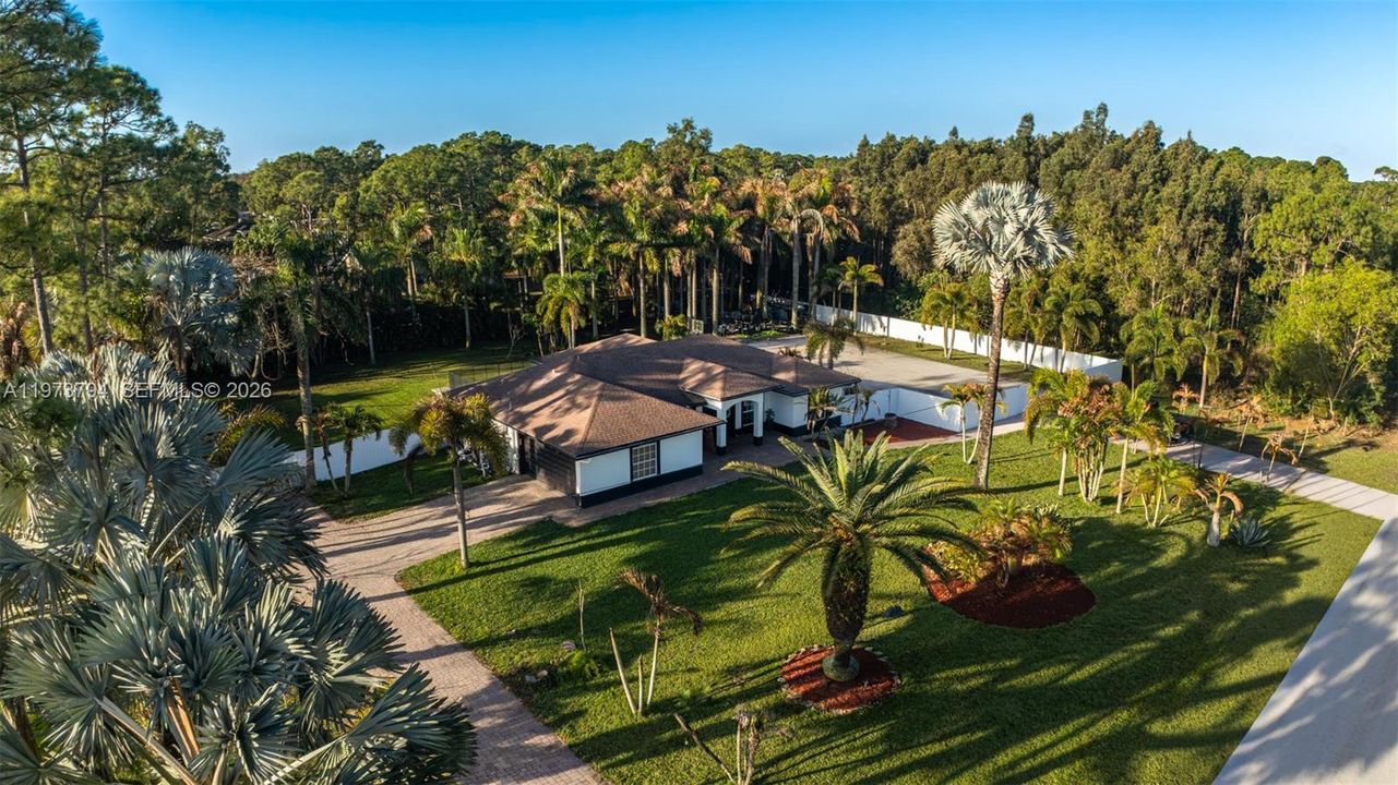 En Venta: $715,000 (3 camas, 2 baños, 1479 Pies cuadrados)