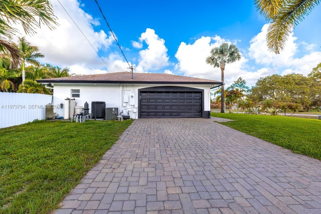 En Venta: $715,000 (3 camas, 2 baños, 1479 Pies cuadrados)
