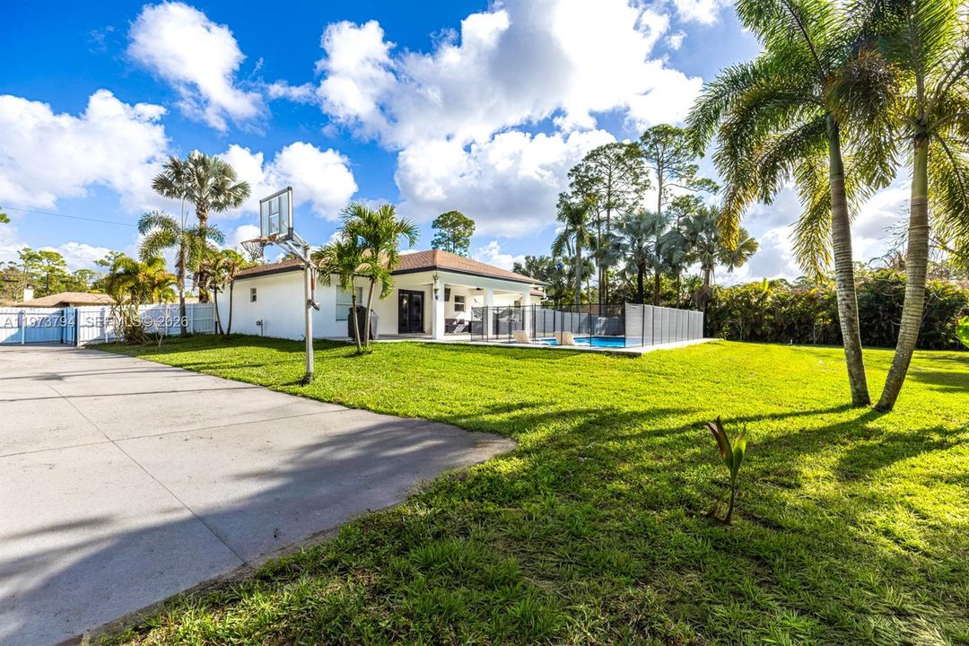 En Venta: $715,000 (3 camas, 2 baños, 1479 Pies cuadrados)