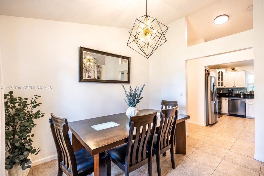 En Venta: $715,000 (3 camas, 2 baños, 1479 Pies cuadrados)