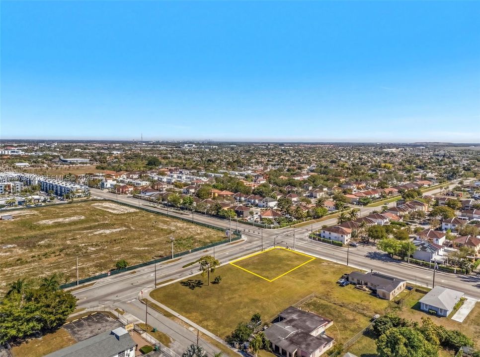 Под контрактом: $249,900 (0.24 acres)