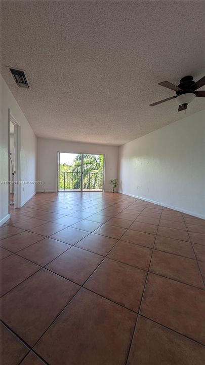 Activo con contrato: $190,000 (1 camas, 1 baños, 744 Pies cuadrados)