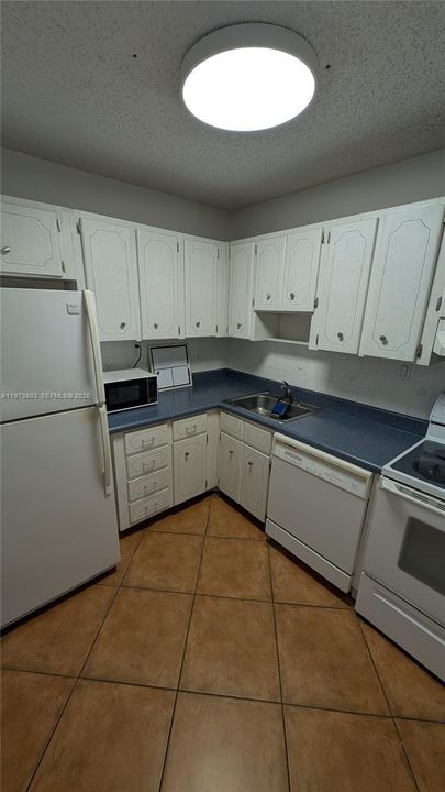 Activo con contrato: $190,000 (1 camas, 1 baños, 744 Pies cuadrados)