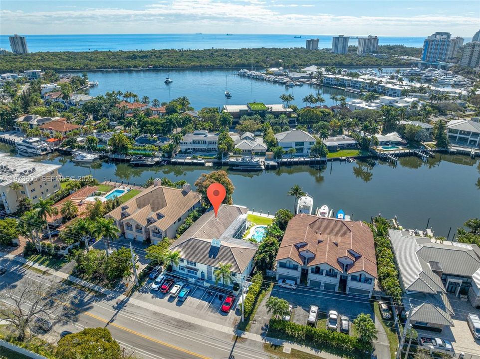 For Sale: $379,000 (2 beds, 2 baths, 815 Square Feet)