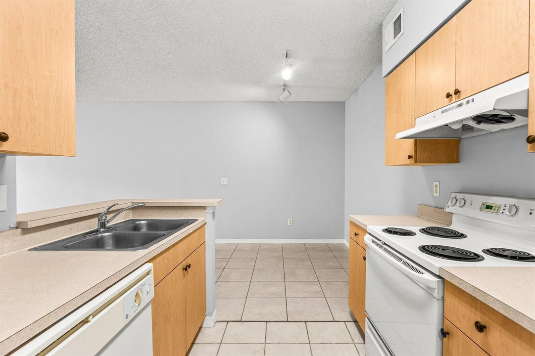 012-10354FoxTrailRoadSouth-WestPalmBeach