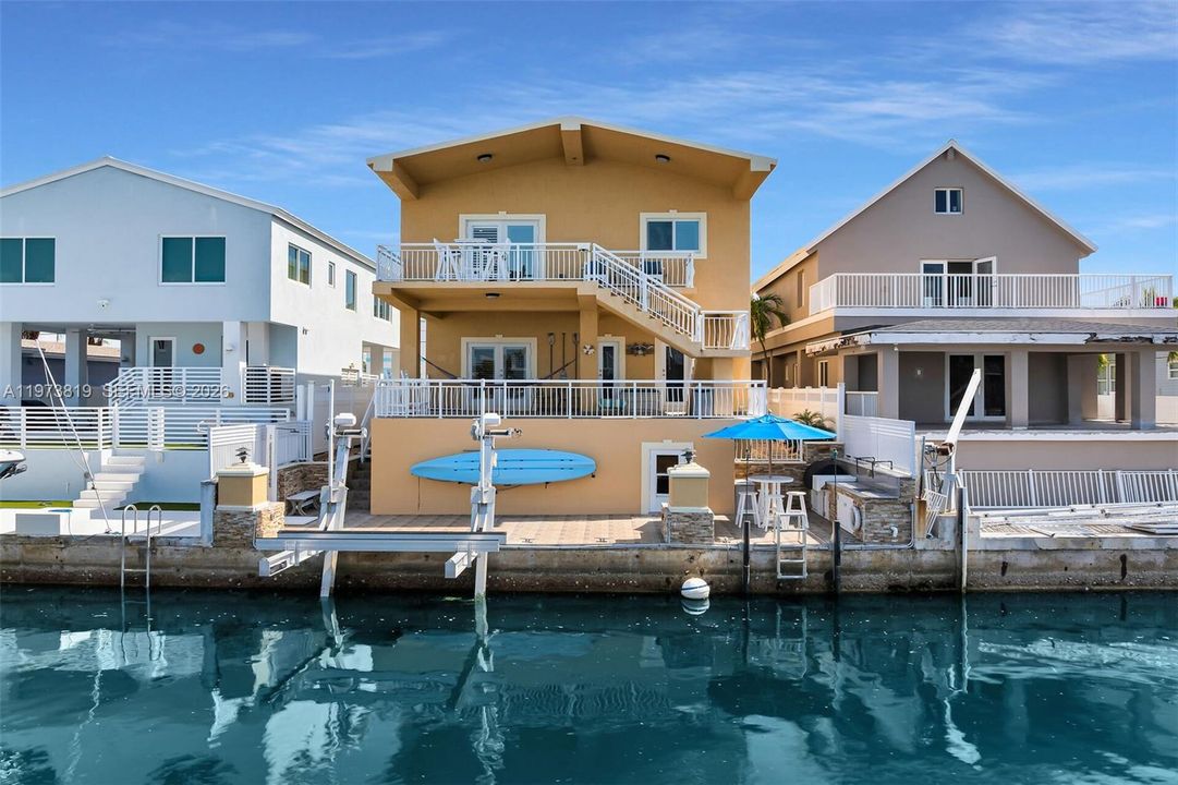 For Sale: $1,890,000 (3 beds, 3 baths, 2658 Square Feet)