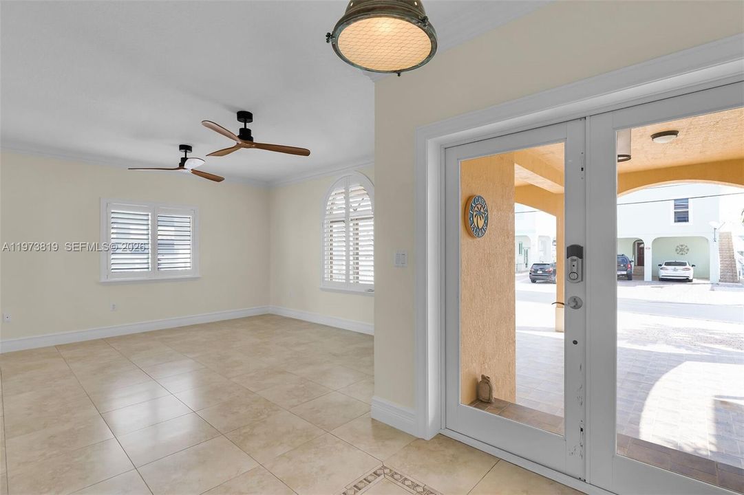 For Sale: $1,890,000 (3 beds, 3 baths, 2658 Square Feet)