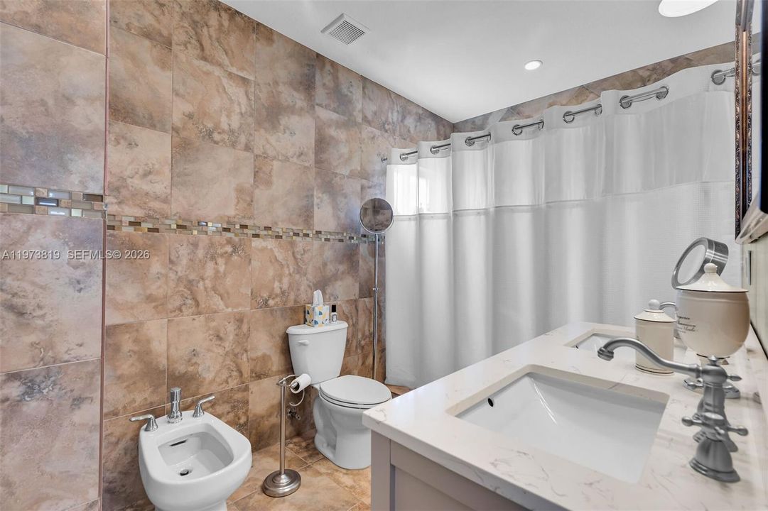 For Sale: $1,890,000 (3 beds, 3 baths, 2658 Square Feet)