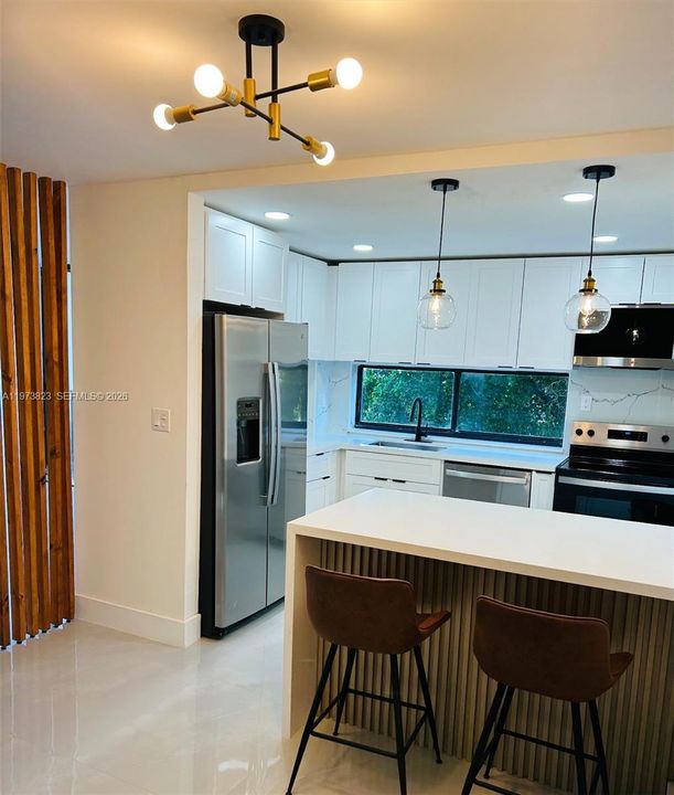 For Sale: $349,000 (1 beds, 1 baths, 767 Square Feet)