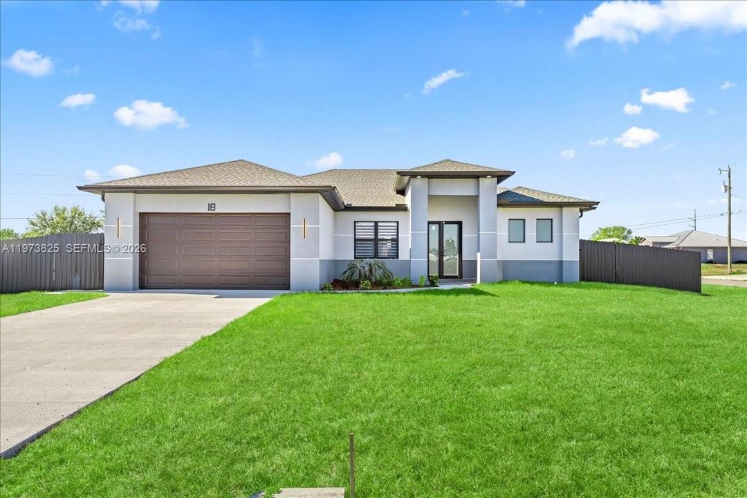 Activo con contrato: $469,900 (4 camas, 2 baños, 1832 Pies cuadrados)