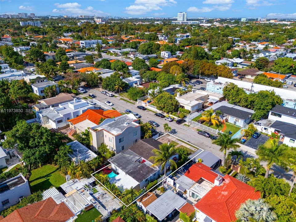 Activo con contrato: $519,900 (4 camas, 3 baños, 1968 Pies cuadrados)