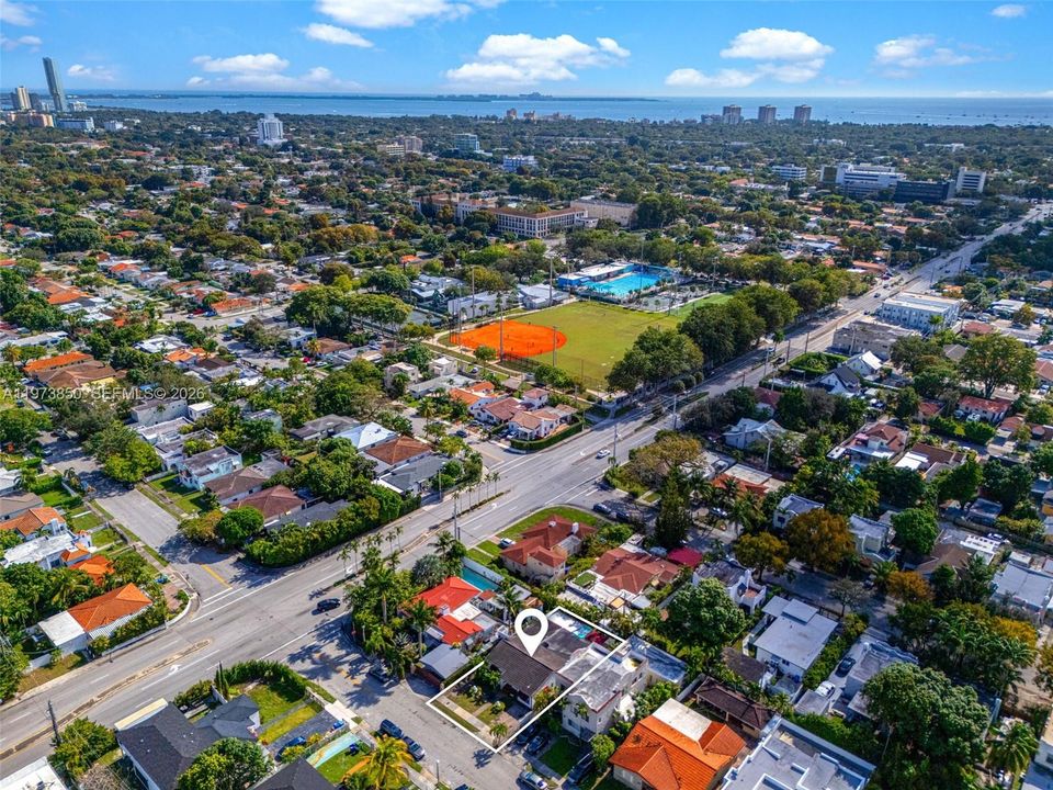Activo con contrato: $519,900 (4 camas, 3 baños, 1968 Pies cuadrados)