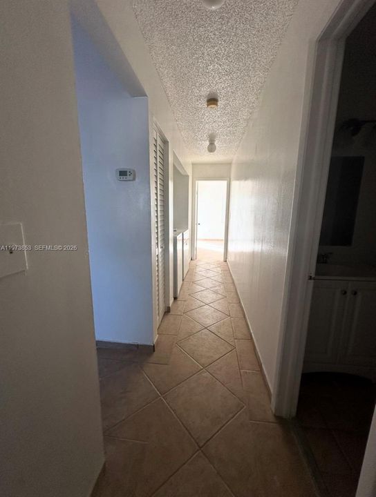 Под контрактом: $2,500 (2 спален, 2 ванн, 922 Квадратных фут)