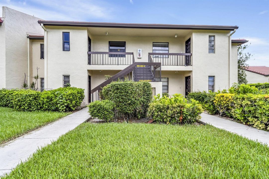 En Venta: $312,000 (2 camas, 2 baños, 1216 Pies cuadrados)