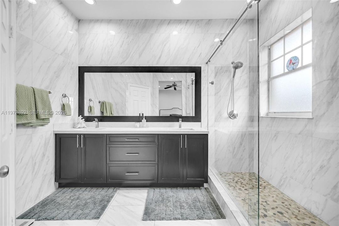 Activo con contrato: $538,000 (3 camas, 2 baños, 2265 Pies cuadrados)