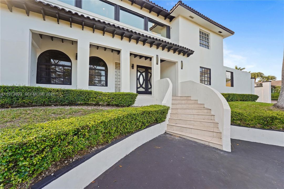 En Venta: $2,499,000 (4 camas, 4 baños, 4188 Pies cuadrados)