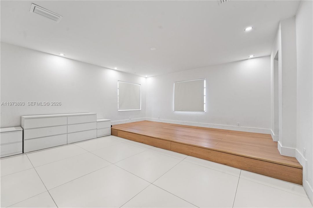 En Venta: $2,499,000 (4 camas, 4 baños, 4188 Pies cuadrados)
