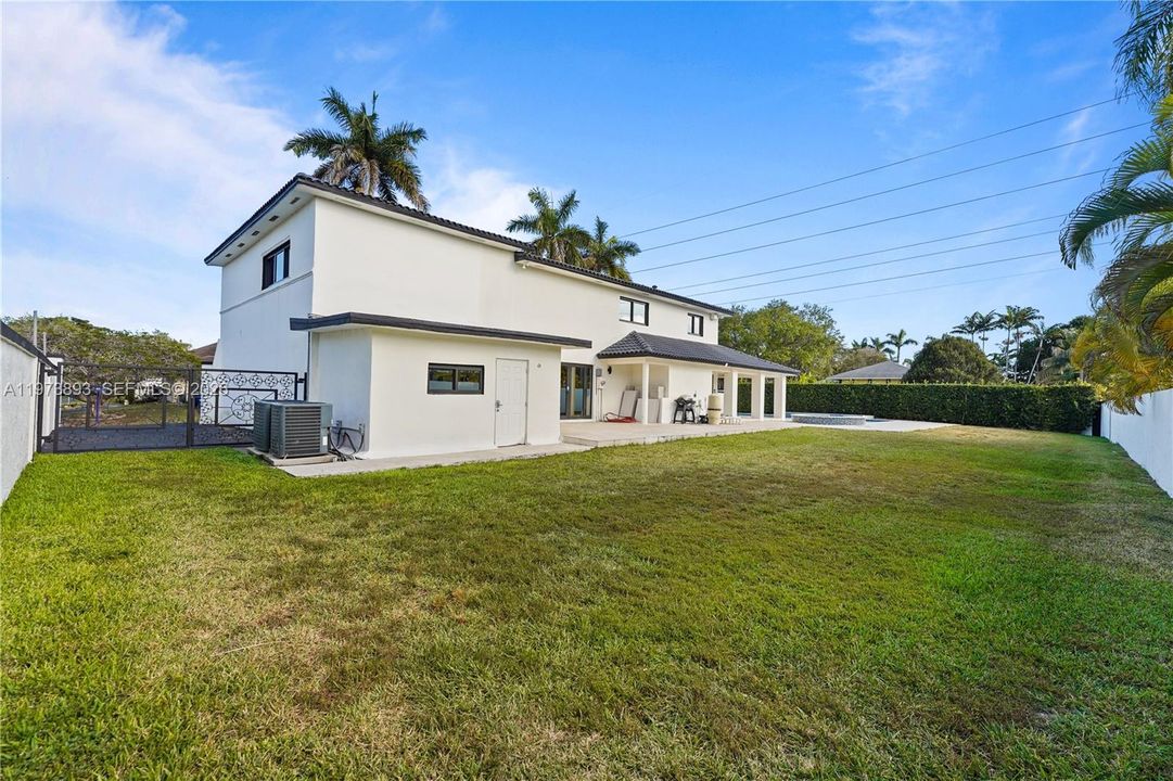 En Venta: $2,499,000 (4 camas, 4 baños, 4188 Pies cuadrados)