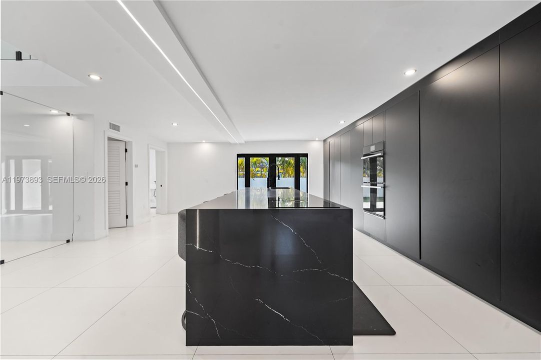 En Venta: $2,499,000 (4 camas, 4 baños, 4188 Pies cuadrados)
