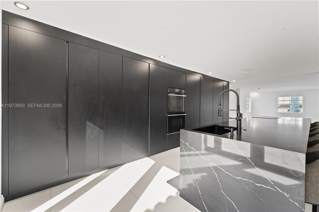 En Venta: $2,499,000 (4 camas, 4 baños, 4188 Pies cuadrados)