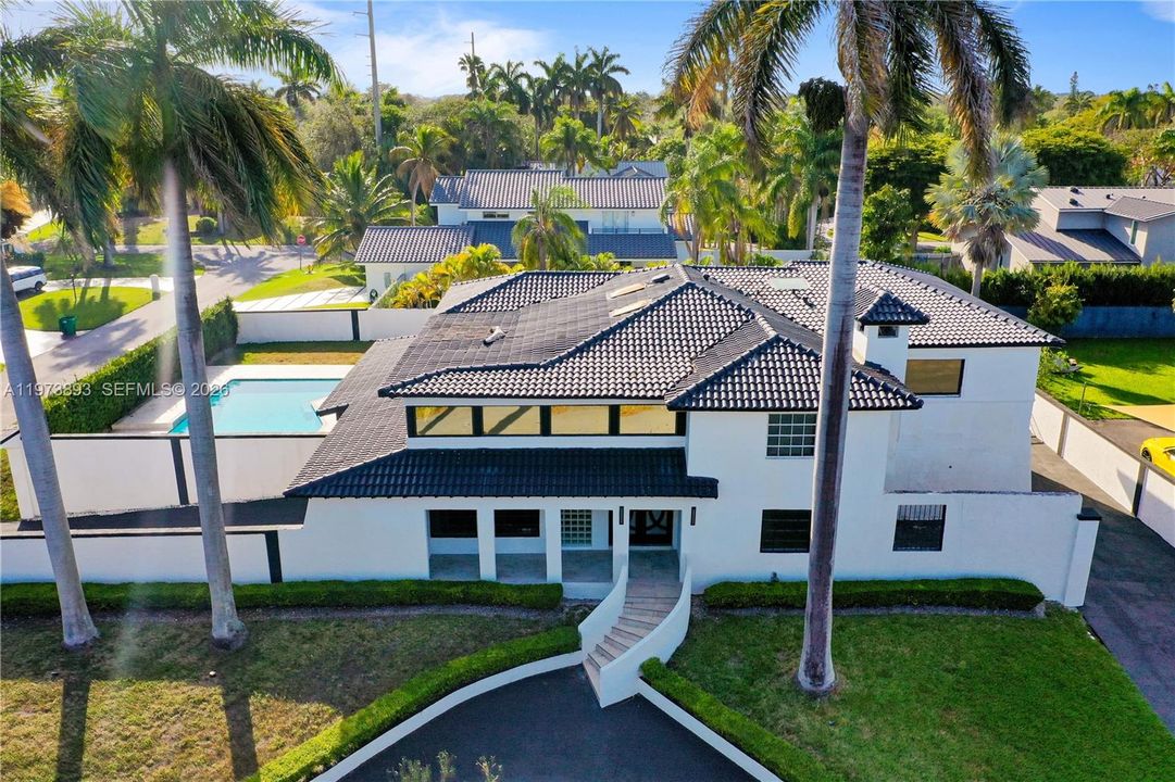 En Venta: $2,499,000 (4 camas, 4 baños, 4188 Pies cuadrados)