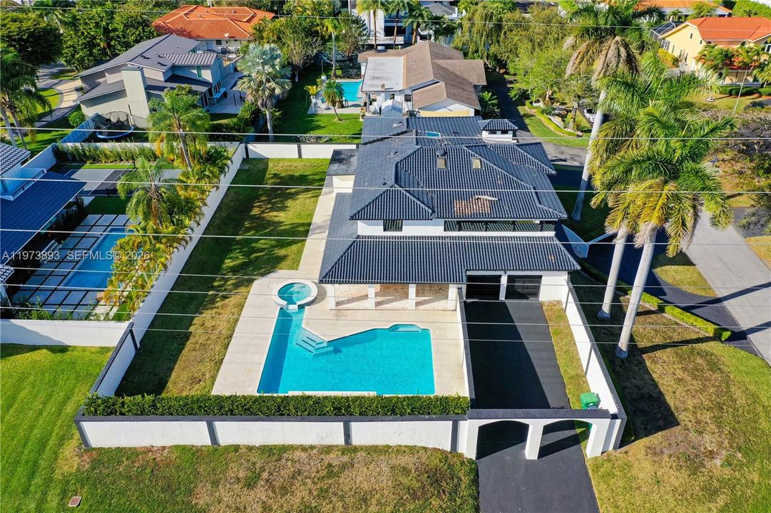 En Venta: $2,499,000 (4 camas, 4 baños, 4188 Pies cuadrados)