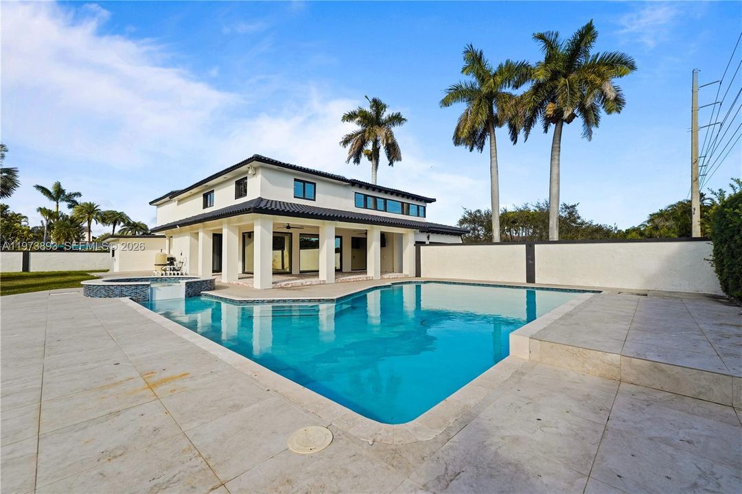 En Venta: $2,499,000 (4 camas, 4 baños, 4188 Pies cuadrados)