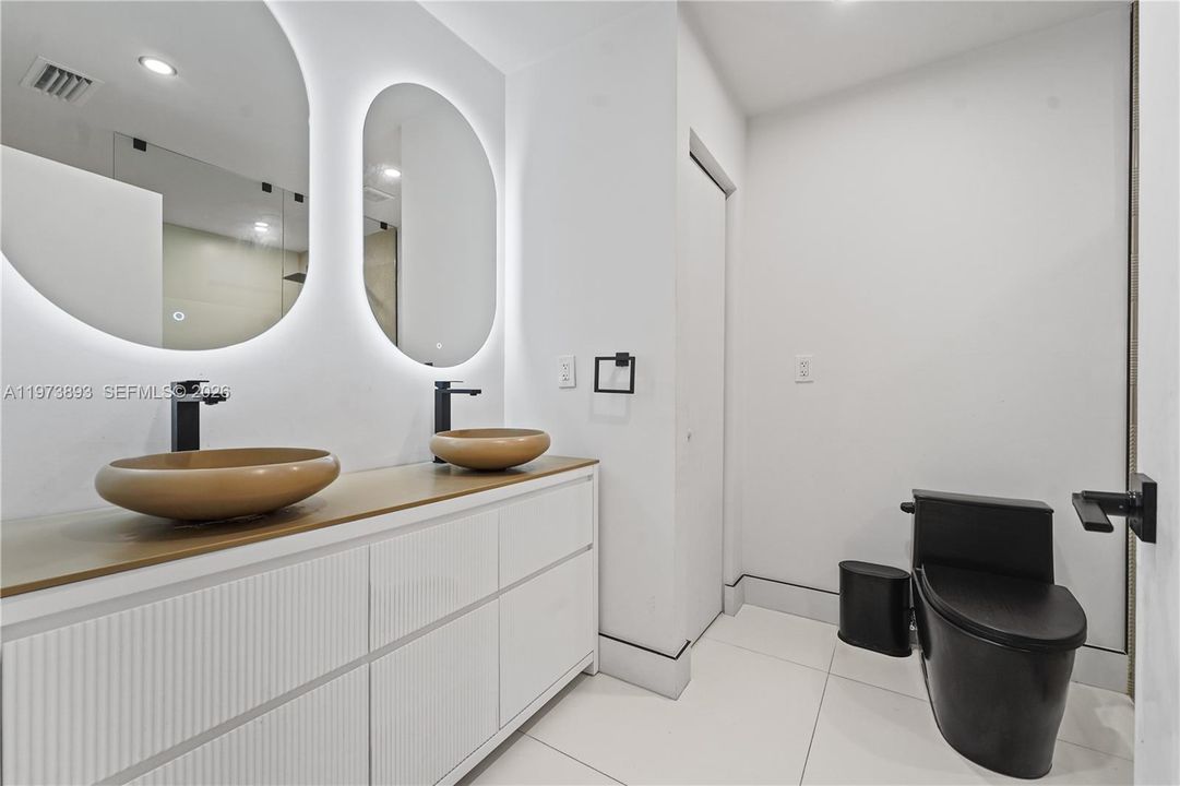 En Venta: $2,499,000 (4 camas, 4 baños, 4188 Pies cuadrados)