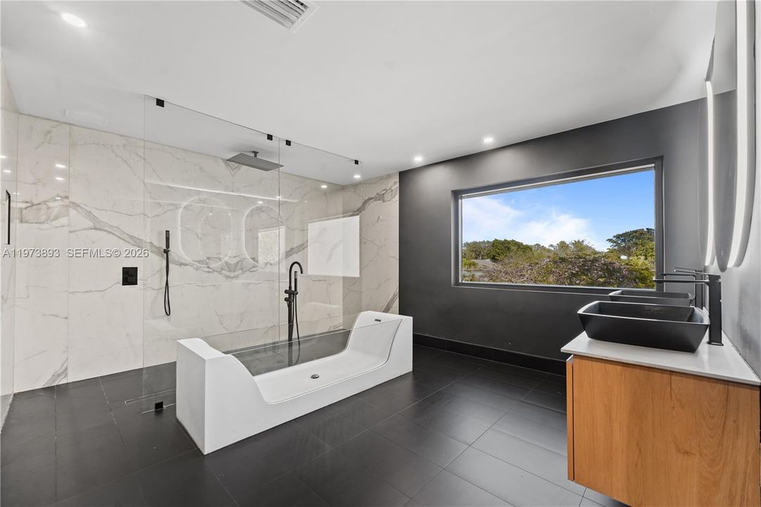 En Venta: $2,499,000 (4 camas, 4 baños, 4188 Pies cuadrados)