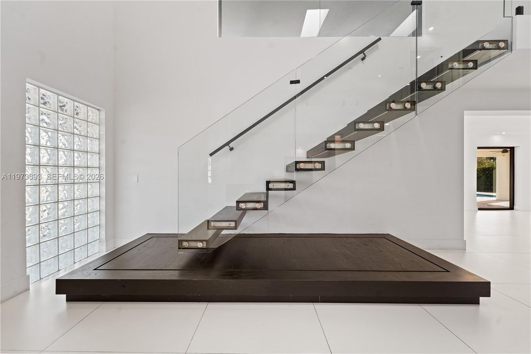En Venta: $2,499,000 (4 camas, 4 baños, 4188 Pies cuadrados)