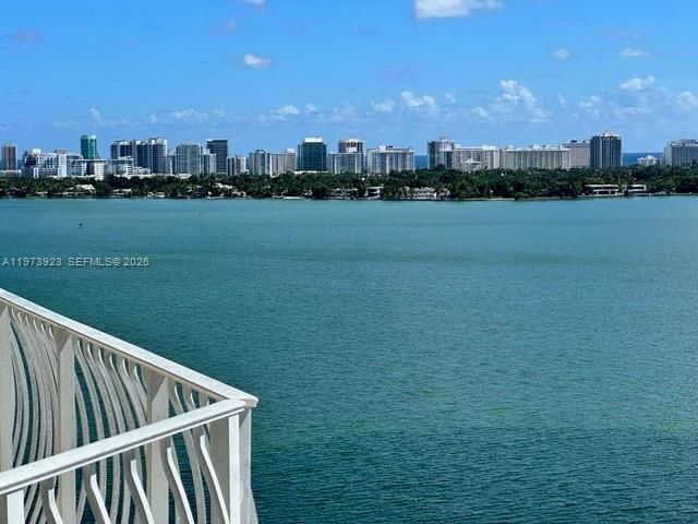 На продажу: $435,000 (2 спален, 2 ванн, 1061 Квадратных фут)