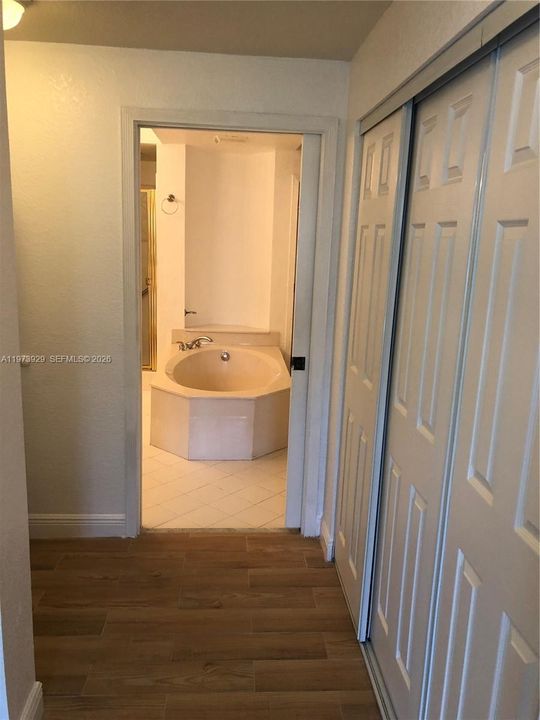 En Venta: $525,000 (3 camas, 2 baños, 1710 Pies cuadrados)