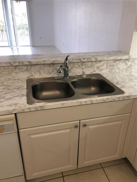 En Venta: $525,000 (3 camas, 2 baños, 1710 Pies cuadrados)