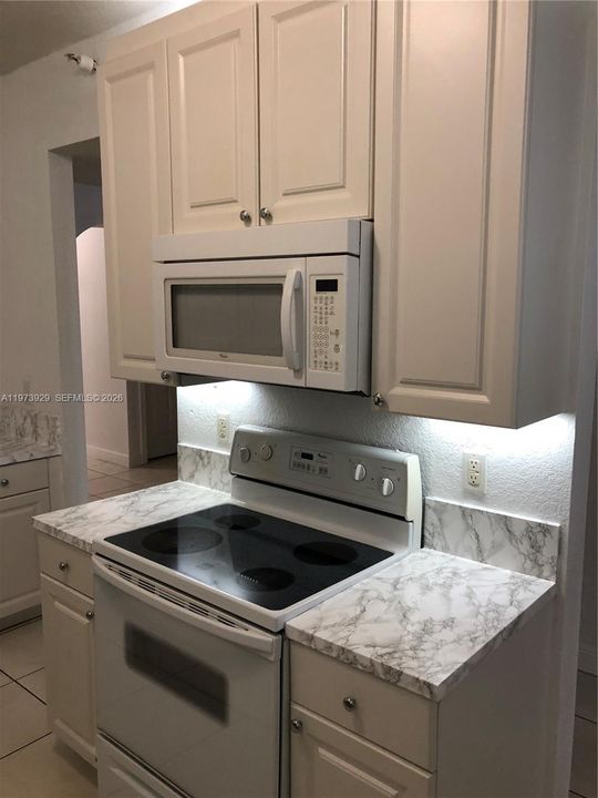 En Venta: $525,000 (3 camas, 2 baños, 1710 Pies cuadrados)