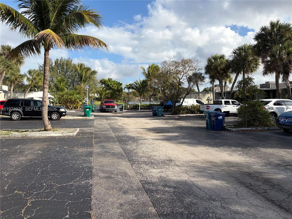 For Sale: $389,000 (2 beds, 2 baths, 790 Square Feet)
