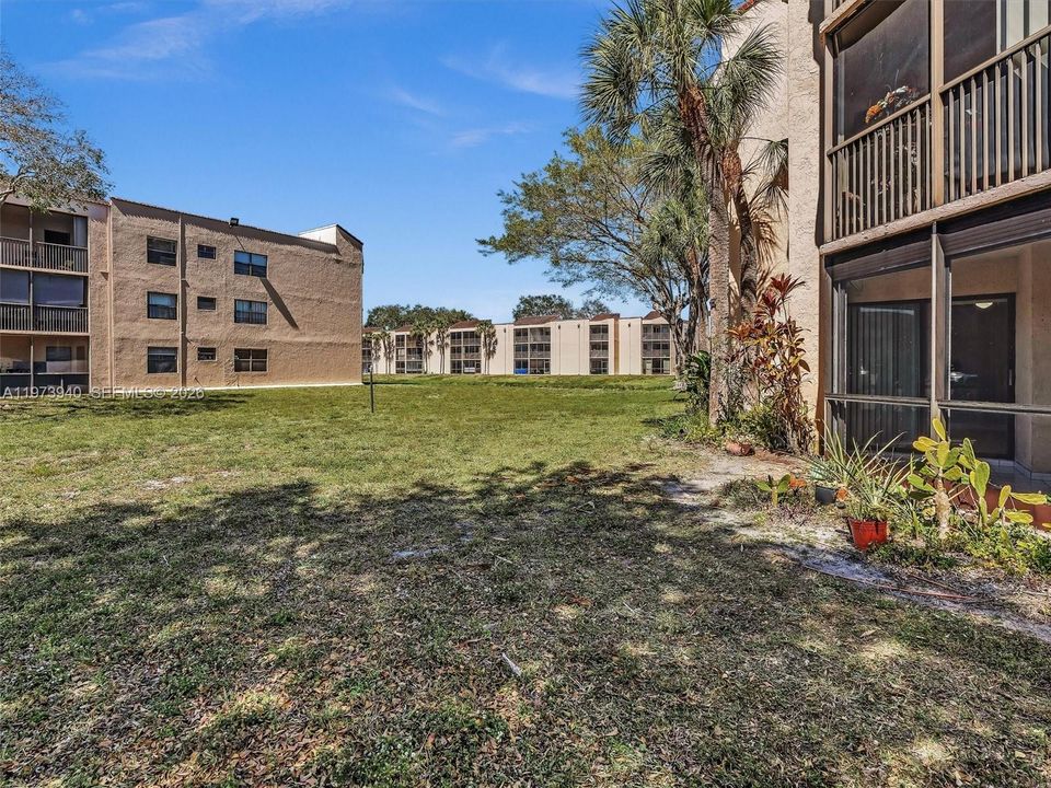 待售: $245,000 (3 贝兹, 2 浴室, 1070 平方英尺)