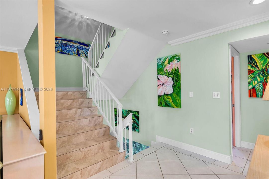 En Venta: $2,145,000 (4 camas, 3 baños, 3023 Pies cuadrados)