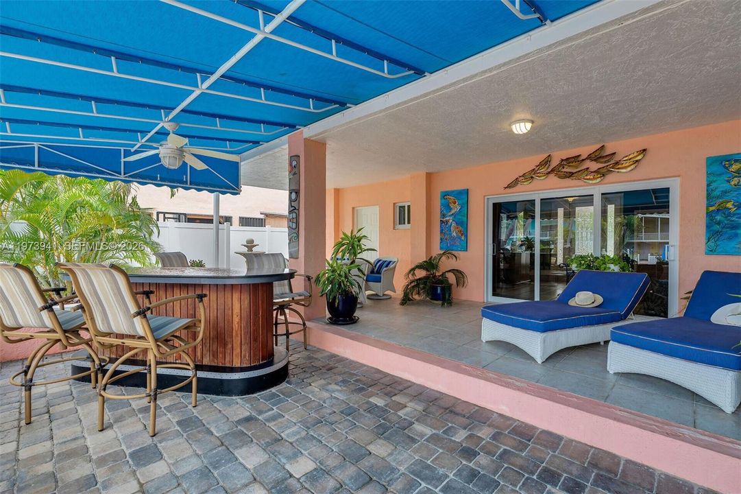 En Venta: $2,145,000 (4 camas, 3 baños, 3023 Pies cuadrados)