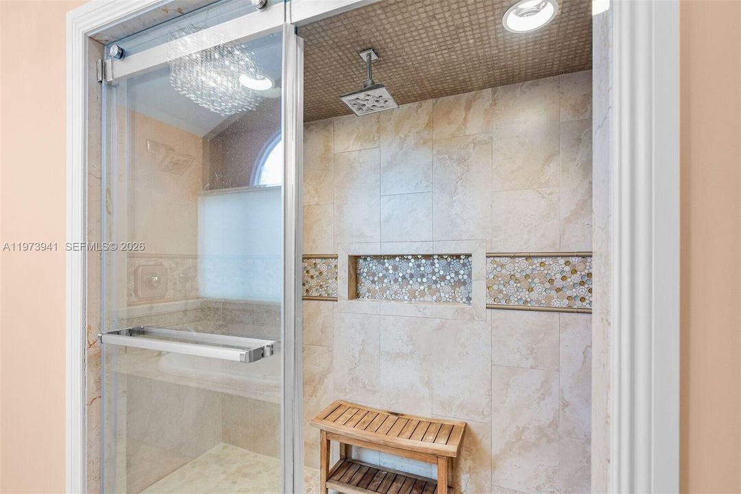 En Venta: $2,145,000 (4 camas, 3 baños, 3023 Pies cuadrados)