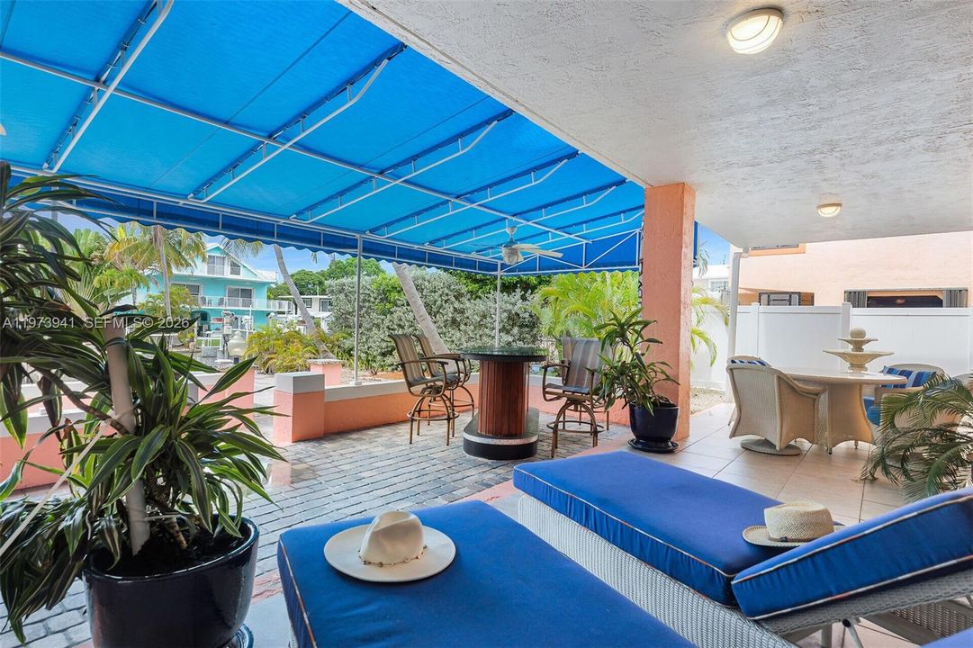 En Venta: $2,145,000 (4 camas, 3 baños, 3023 Pies cuadrados)