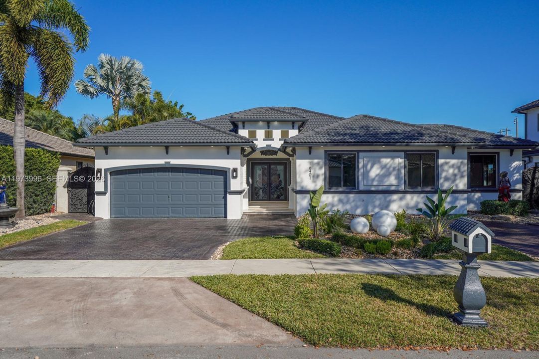 Recently Rented: $5,850 (4 beds, 2 baths, 2196 Square Feet)