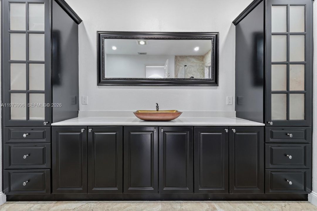 Recently Rented: $5,850 (4 beds, 2 baths, 2196 Square Feet)