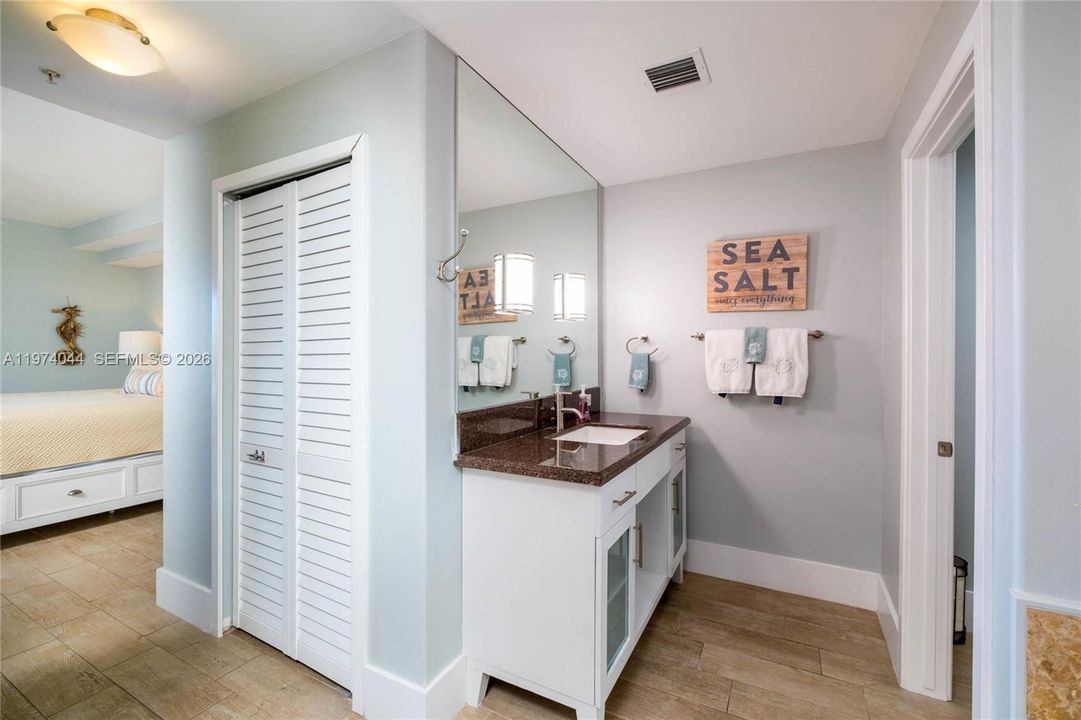 For Sale: $1,599,000 (3 beds, 2 baths, 1876 Square Feet)