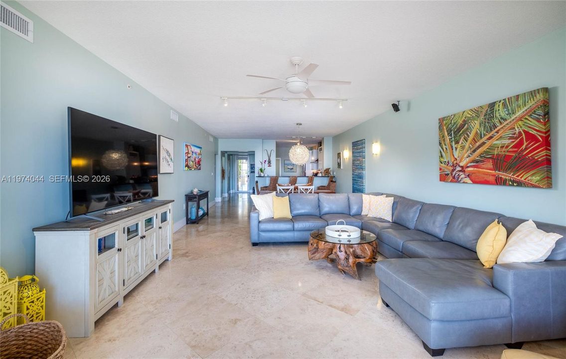 For Sale: $1,599,000 (3 beds, 2 baths, 1876 Square Feet)