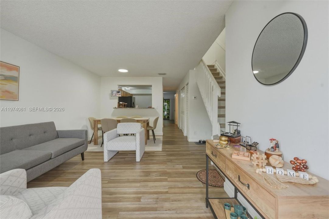 En Venta: $350,000 (3 camas, 2 baños, 1280 Pies cuadrados)