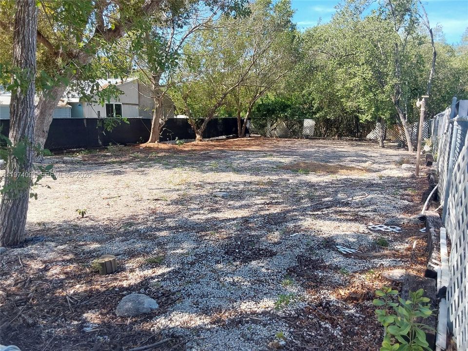 Vendido Recientemente: $275,000 (0.12 acres)